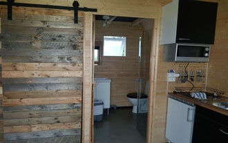 Brewery Bungalow at Bruggh&uacute;s Ste&eth;ja near Borgarnes