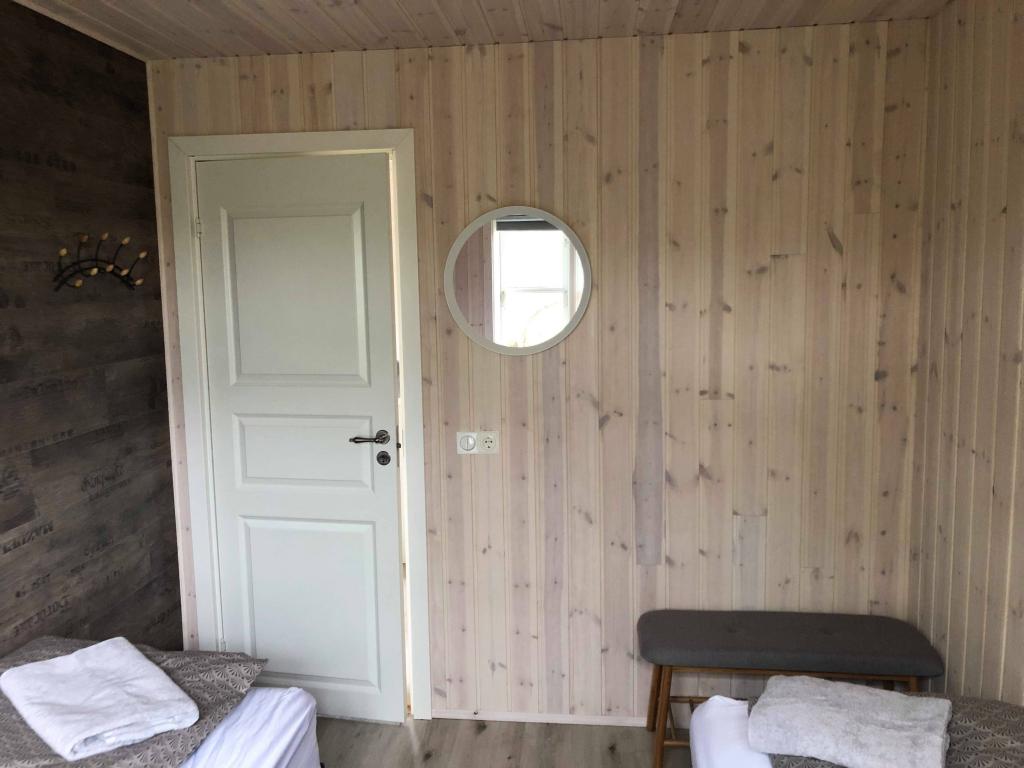 L&oacute;ulundur Cabin near &Aacute;sbyrgi With Outdoor Hot Tub