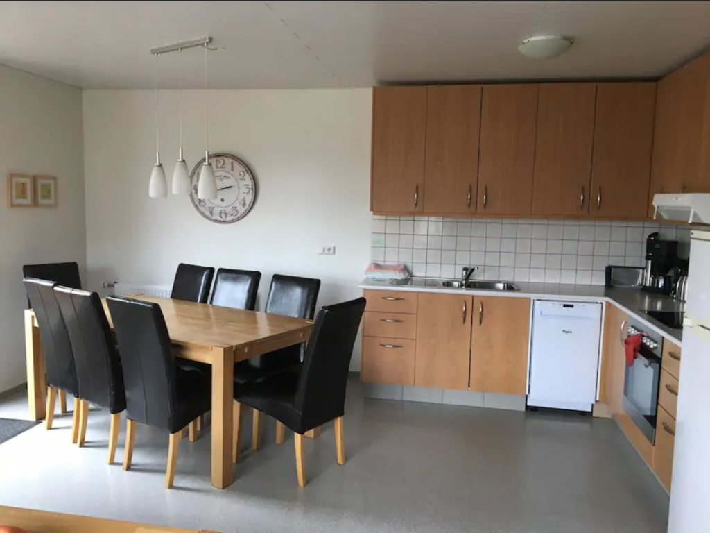 4 Bedroom Countryside Cabin Near Akureyri With Hot Tub