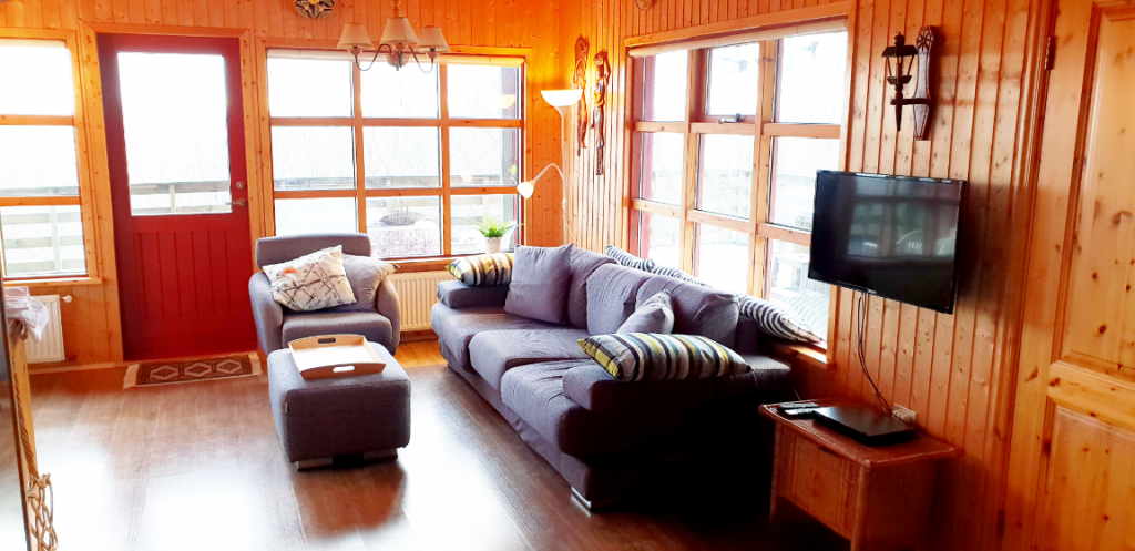 劳加瓦特湖畔小屋 - 带热水浴缸 | Cottage by Lake Laugarvatn With Hot Tub