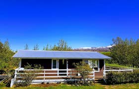冰岛南部塞里雅兰瀑布附近的北极光小屋 | Northern Lights Cabin Near Seljalandsfos in South Iceland