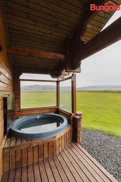 Nupar Bungalow Near Selfoss With Hot Tub