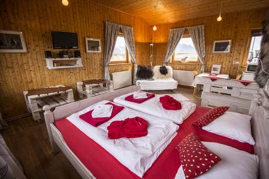 Hestasport配有热水浴池的一室木屋（Hestasport Studio Cottage With Hot Tub）