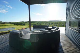 골든 서클 럭셔리 컨트리 빌라 - 온수 욕조 | Golden Circle Luxury Country Villa With Hot Tub