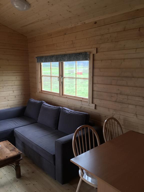 冰岛东部带露台小木屋 | East Iceland Log Cabin With Terrace