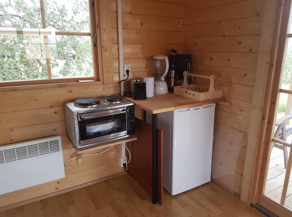 阿克雷里附近带热水浴缸的 Oeskubakki 小屋 | Oeskubakki Cabin With a Hot Tub Near Akureyri