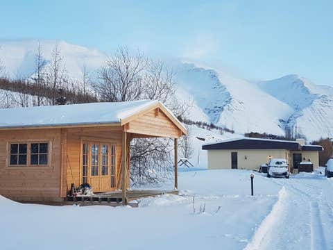Oeskubakki Cabin With a Hot Tub Near Akureyri
