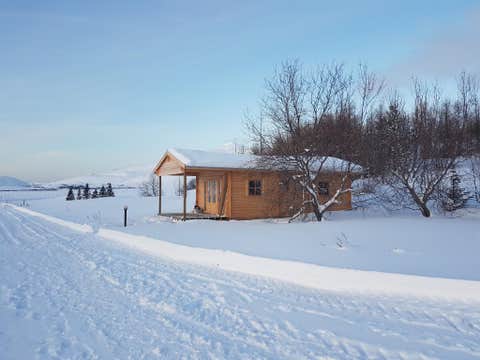 Oeskubakki Cabin With a Hot Tub Near Akureyri