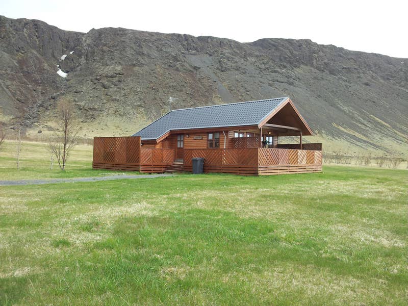 Fjallstun Cottage With Hot Tub Near Selfoss | Best Price 2026 | Guide ...