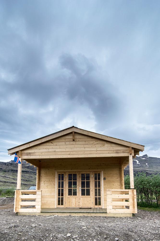 冰岛东部带露台的 Rok 小屋 | Rok Cottage With Terrace in East Iceland