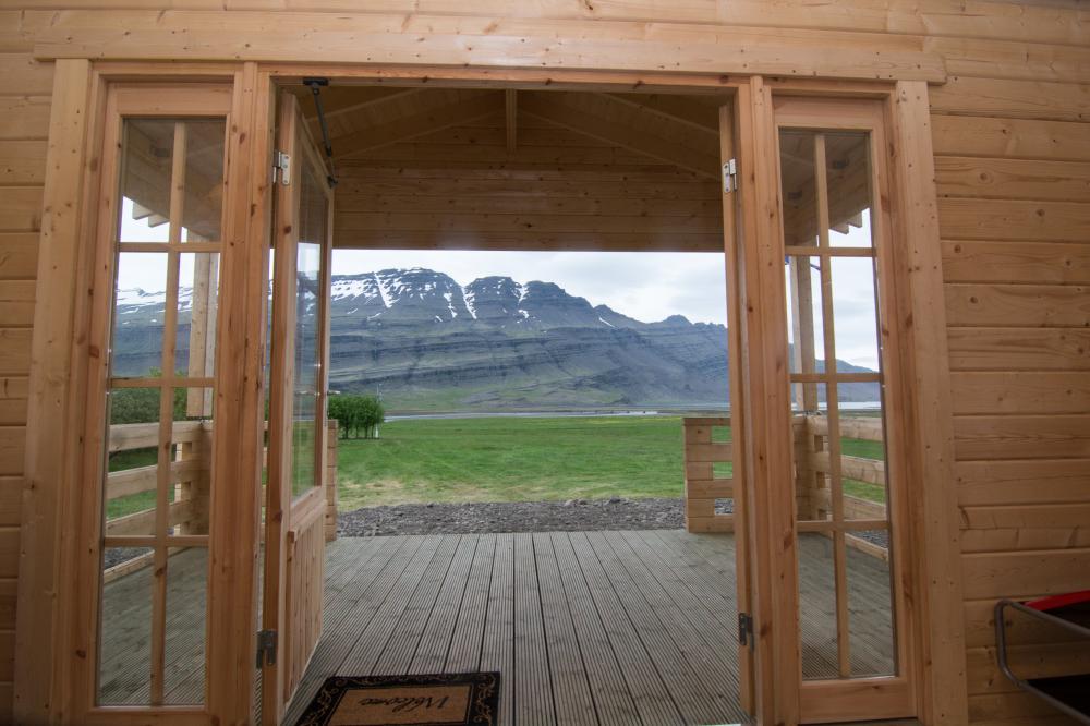 冰岛东部带露台的 Rok 小屋 | Rok Cottage With Terrace in East Iceland