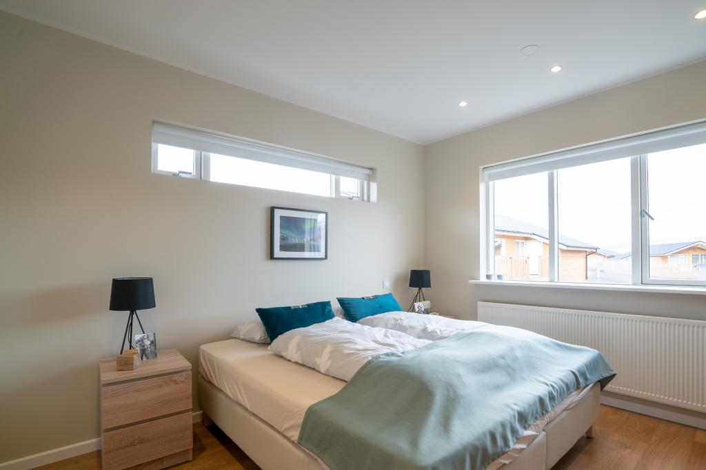 New Cosy Cottage with Hot Tub in Akureyri 