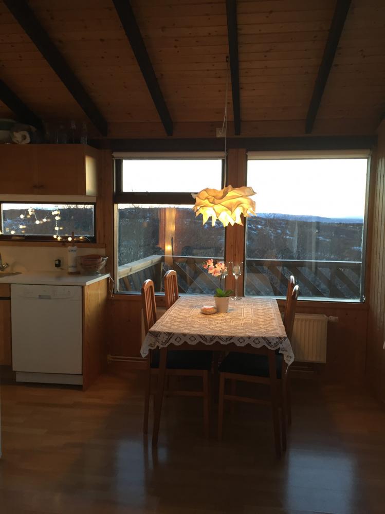 Cosy Cottage with a Hot Tub and West Iceland Views