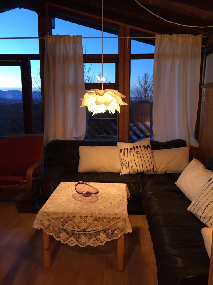 Cosy Cottage with a Hot Tub and West Iceland Views