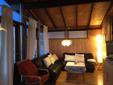Cosy Cottage with a Hot Tub and West Iceland Views