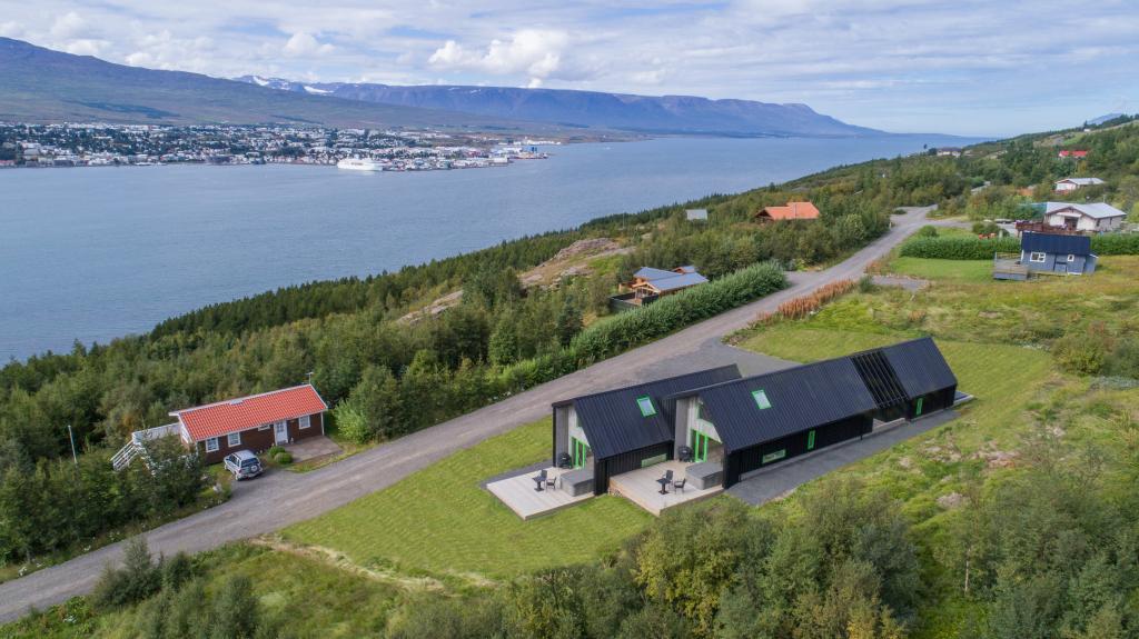 Two-Bedroom Apartment with Sea View With Hot Tub