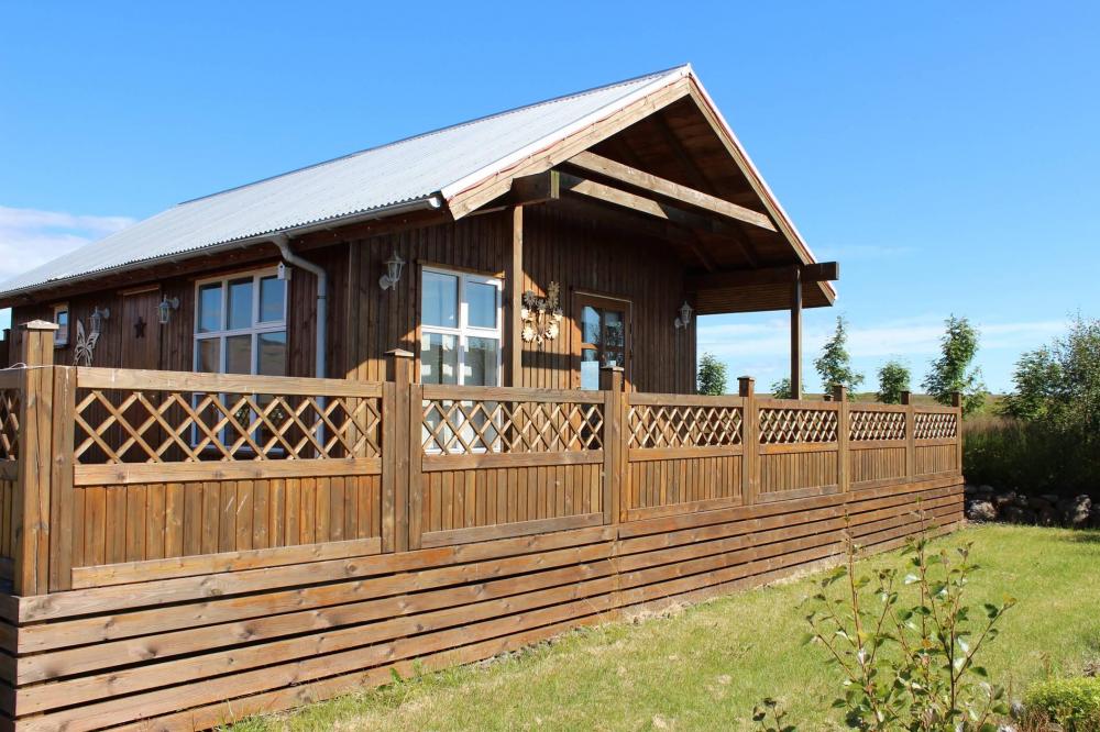 Laxarbakki Cottage With Terrace Near Akranes