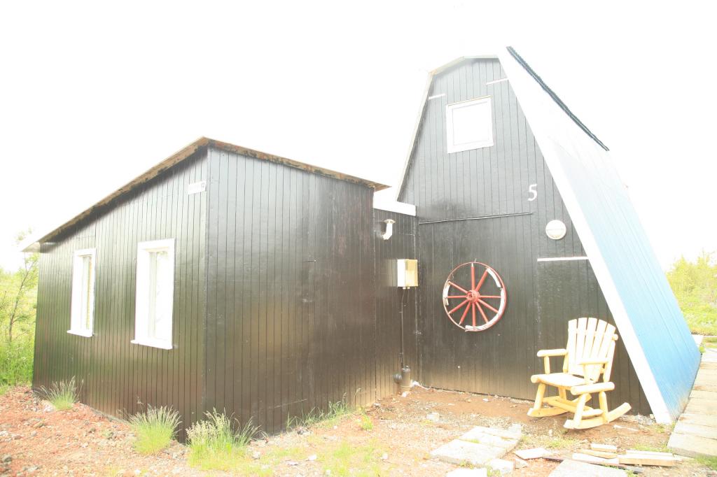Cottage by Lake Thingvellir with Balcony