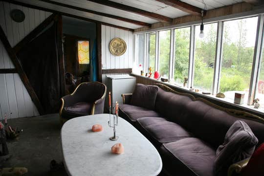 Cottage by Lake Thingvellir with Balcony