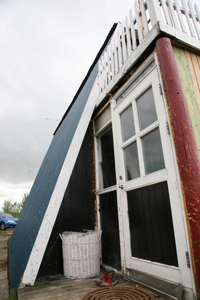 Cottage by Lake Thingvellir with Balcony