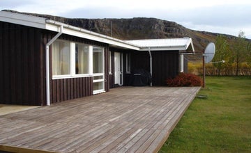 Bardastrond 小屋，位于西峡湾区 Patreksfjordur，设有热水浴缸 | Cottage in Bardastrond with Hot Tub in Patreksfjordur, Westfjord