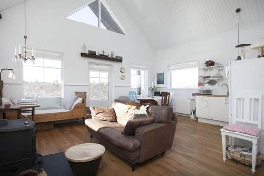 Cozy Cottage With Hot Tub Near Akranes