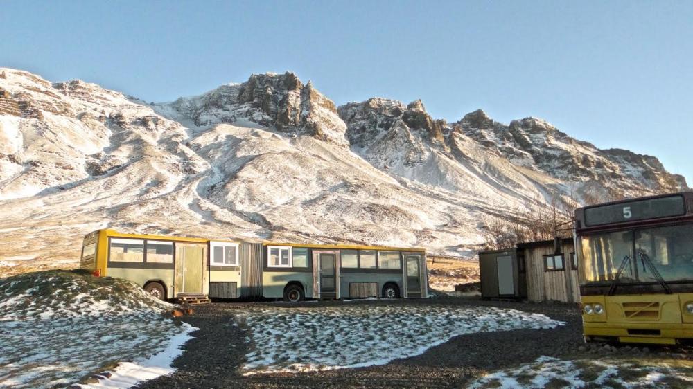 Esjan - 辛格维利尔国家公园 (Thingvellir National Park) 附近的 2 路巴士 | Esjan - Bus 2 near Thingvellir National Park