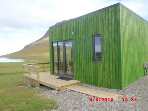 논스테인 게스트하우스 위드 테라스 온 스나이펠스네스 반도 | Nonsteinn Guesthouse With Terrace on Sn&aelig;fellsnes Peninsula