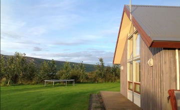 Lakehouse Skorradalur: Holiday Home With Hot Tub