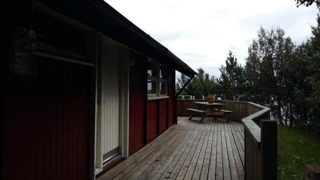冰岛南部带露台的加德肖恩小屋 | Gardshorn Cottage With a Terrace in South Iceland