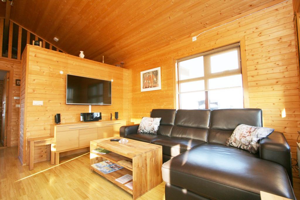 웨스트 아이슬란드의 온수 욕조가 있는 코티지 | Cottage With Hot Tub in West Iceland