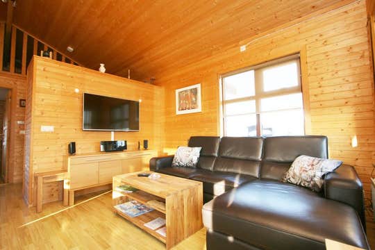 Cottage With Hot Tub in West Iceland
