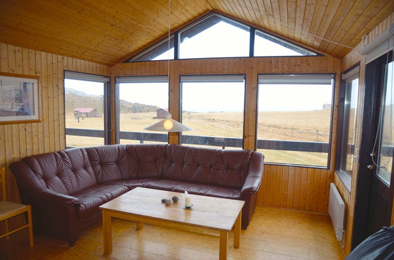 헬나르에 위치한 가르다버드 코티지 위드 테라스 | Gardabud Cottage With Terrace in Hellnar