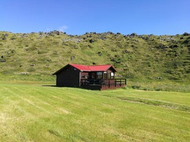 Arabud Cottage With Terrace in Hellnar