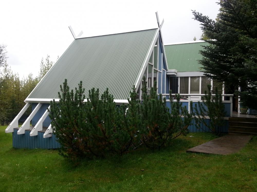 House in Laugarvatn With Balcony Hot Tub