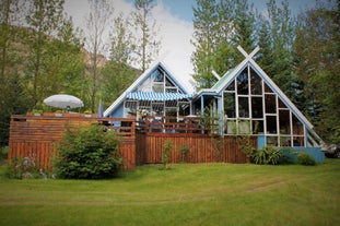 House in Laugarvatn With Balcony Hot Tub