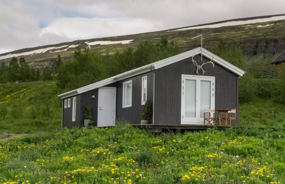 Cosy Cabin with Amazing Views Near Akureyri
