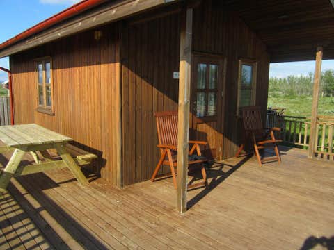 冰岛南部带热水浴缸的 Valhoell 避暑别墅 | Valhoell Summerhouse With Hot Tub in South Iceland