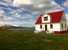 Ytri Vik Cottage with a Hot Tub and Sauna