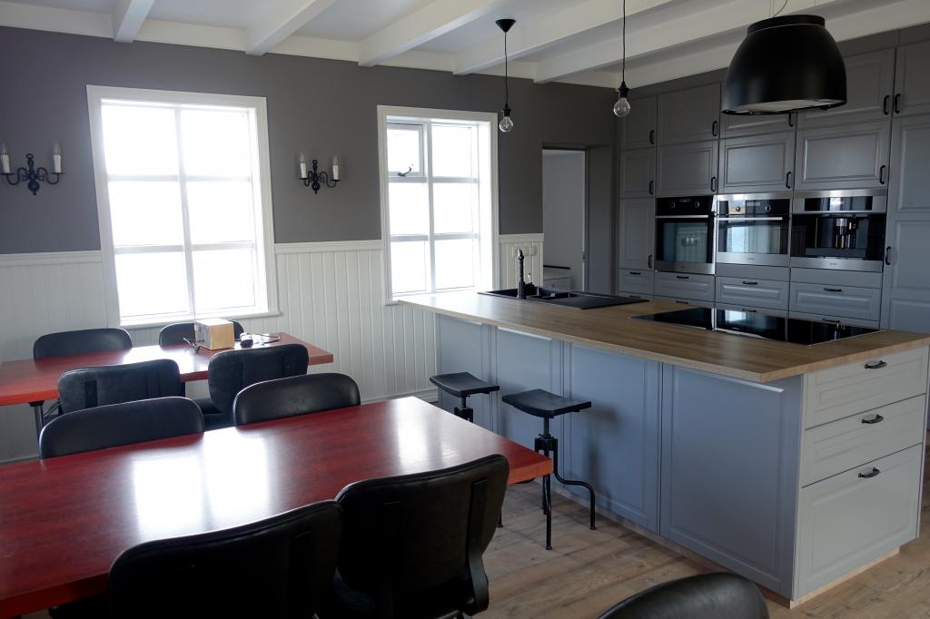 Ytri Vik Cottage with a Hot Tub and Sauna