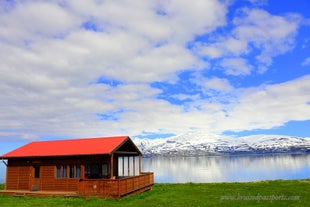 Brekka North Iceland Cottage with an Outdoor Hot Tub