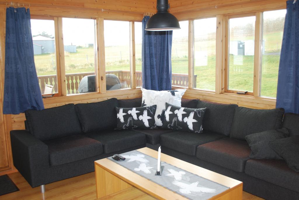 Bakki Cottage With Hot Tub in North Iceland