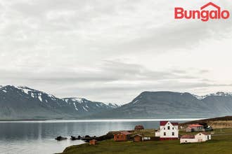 Snudur Cottage With Hot Tub in North Iceland