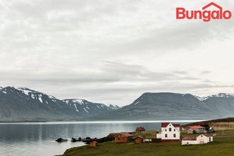 冰岛北部带热水浴缸的斯努杜尔小屋 | Snudur Cottage With Hot Tub in North Iceland