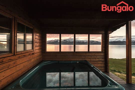 Snudur Cottage With Hot Tub in North Iceland