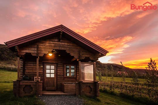 야외 온수 욕조가 있는 누파르 소형 코티지 | Nupar Small Cottage with an Outdoor Hot Tub