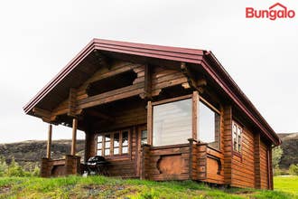 Nupar Large Cabin With Hot Tub