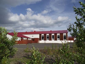 Laxarbakki Large Studio With an Outdoor Hot Tub near Reykjavik