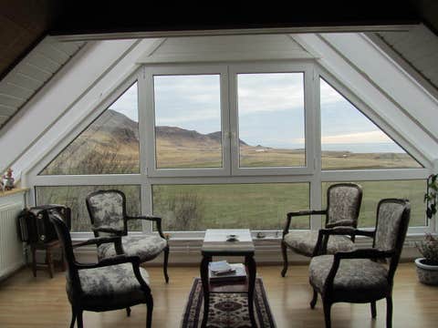 Charming Farmhouse With Terrace in West Iceland