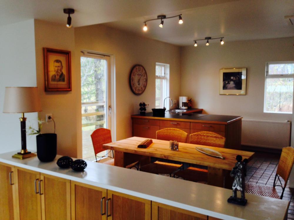 Villa Hveragerdi With Hot Tub